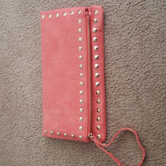 Handbags - Beautiful clutch (Salmon color)